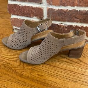 Franco Sarto size 7 taupe suede peep toe booties